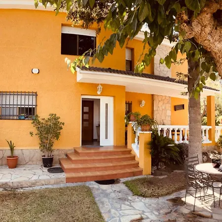 Casa Con Piscina Cerca Del Mar Holiday home Calafell